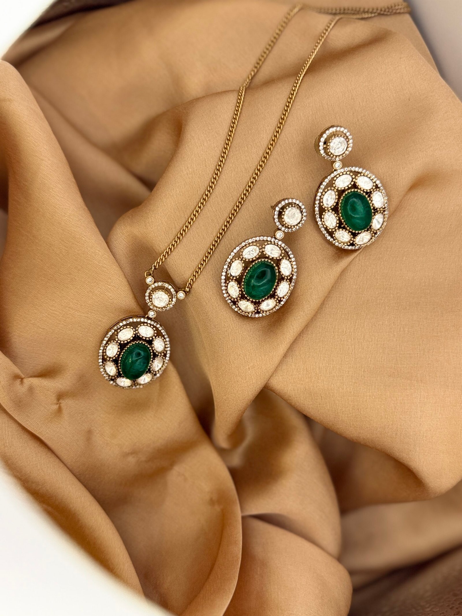Chloris Set Chloris Set - Image 1