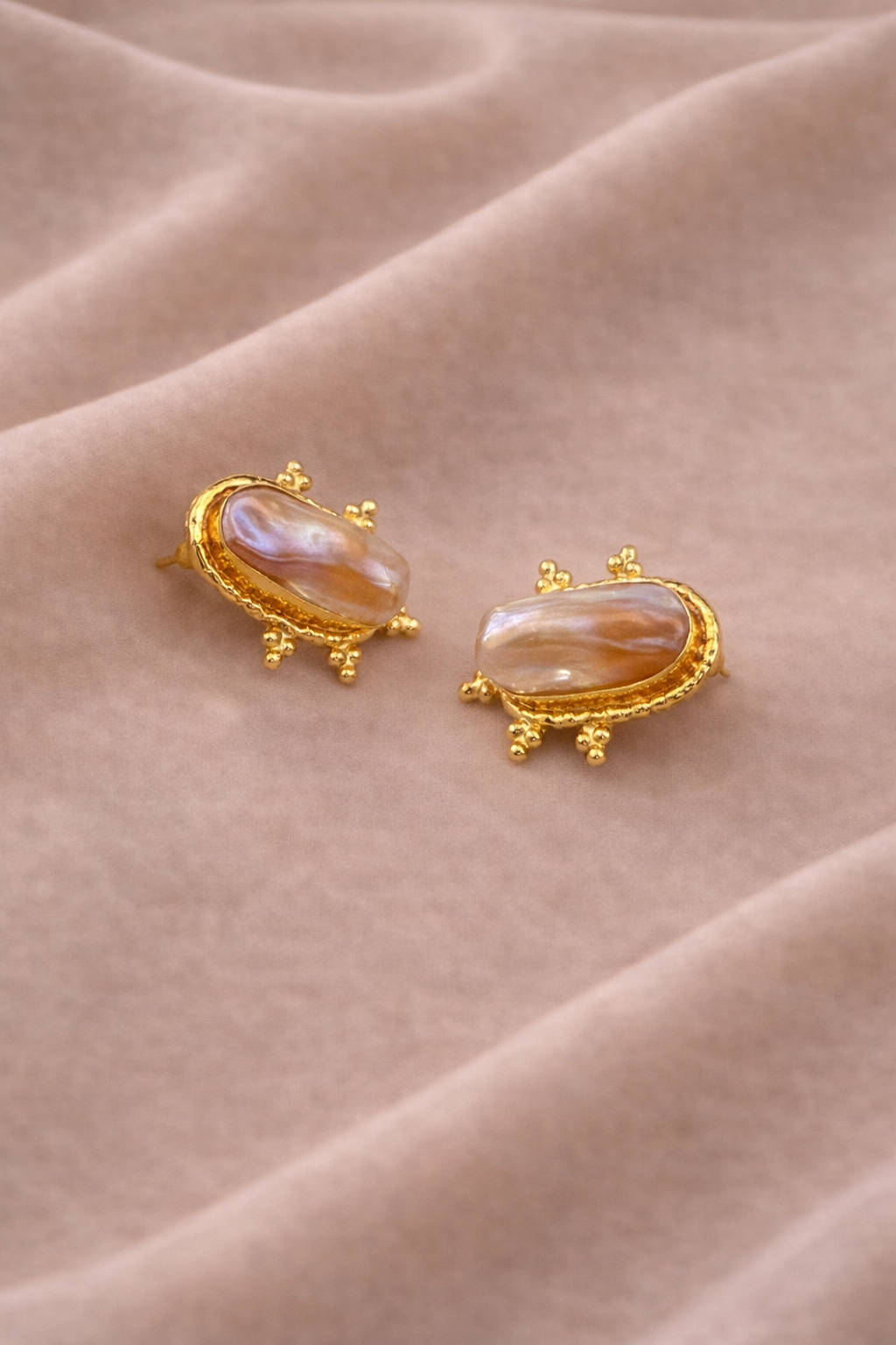 Nacre Studs Nacre Studs - Image 1